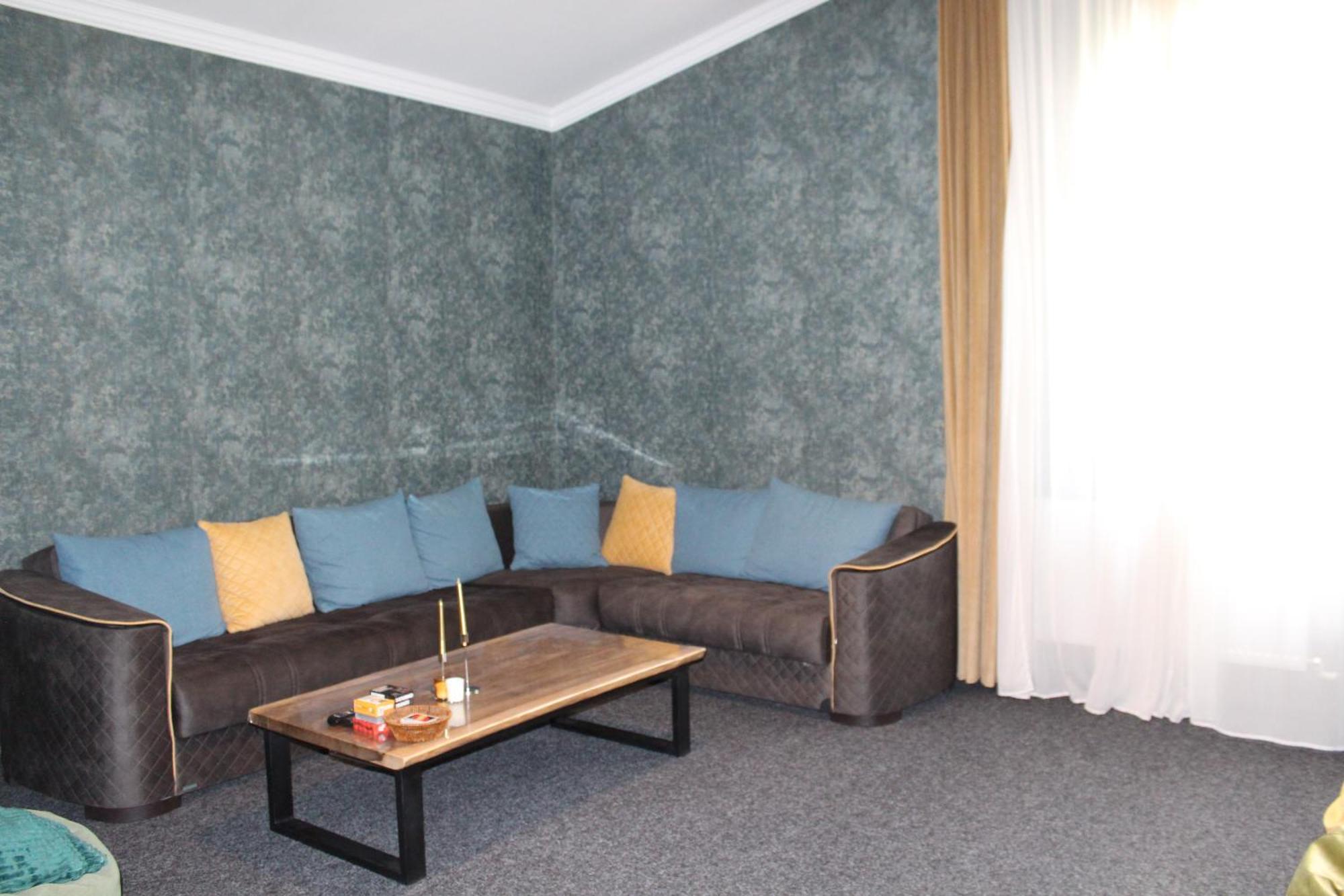 Hotel Eden Mestia Extérieur photo